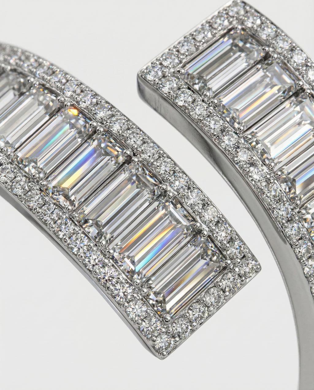 Ast Luminous Wrap Bangle - White Gold
