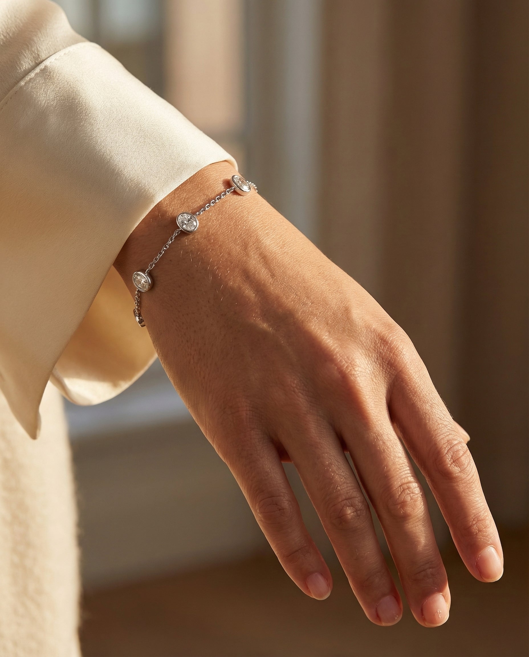 Aura Oval Station Bracelet - White Gold