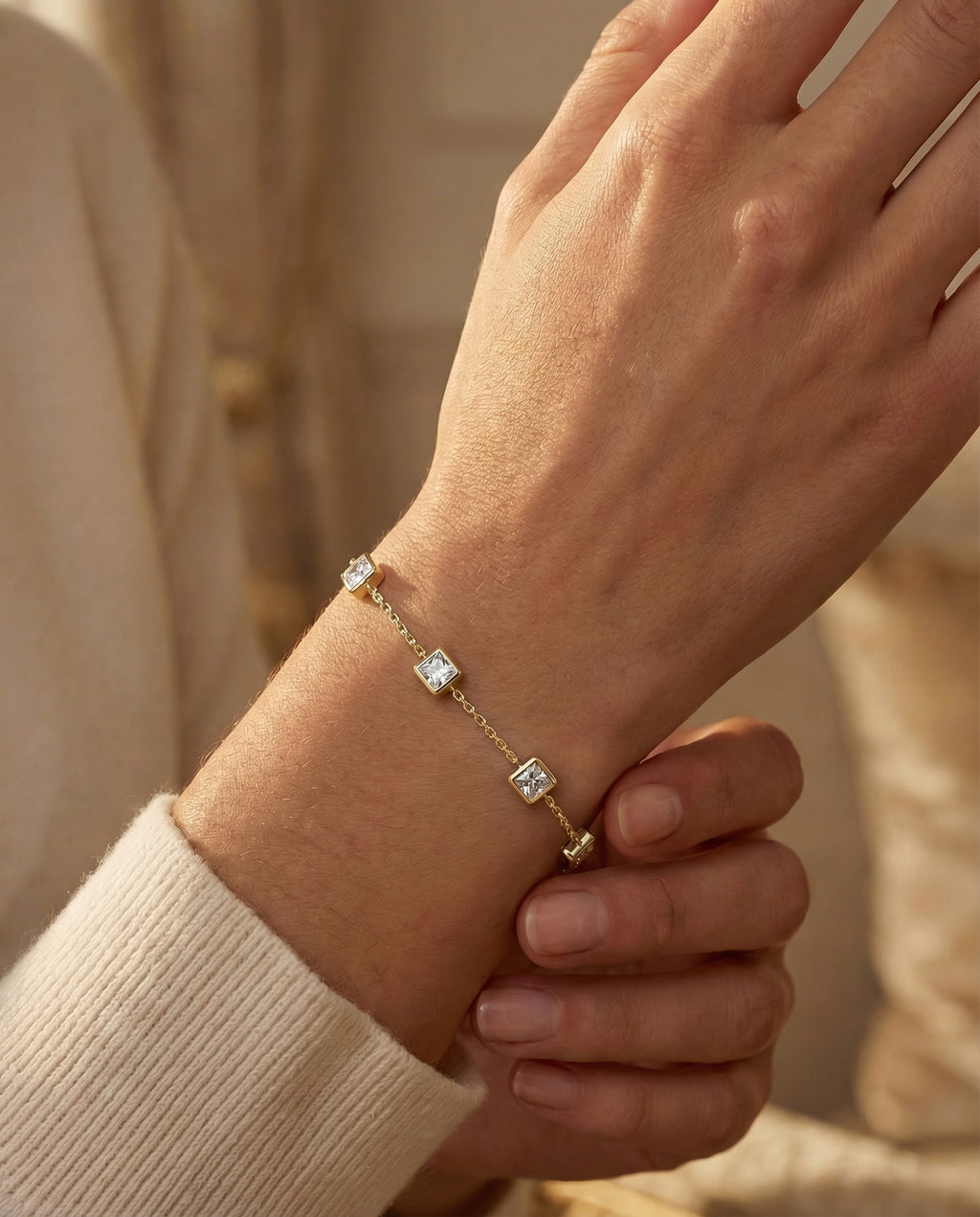 Ast Ethereal Station Bracelet - Yellow Gold