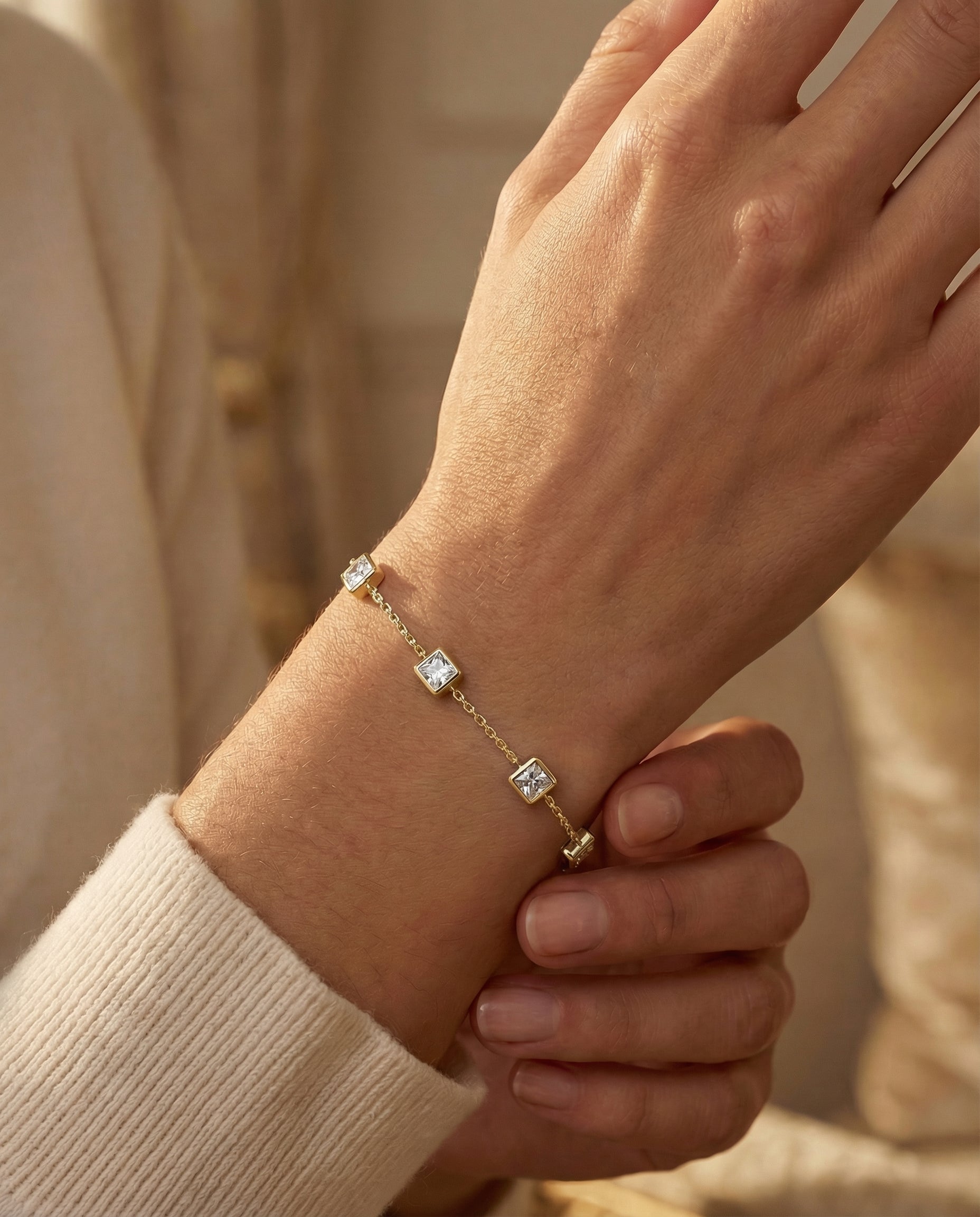 Ast Ethereal Station Bracelet - Yellow Gold