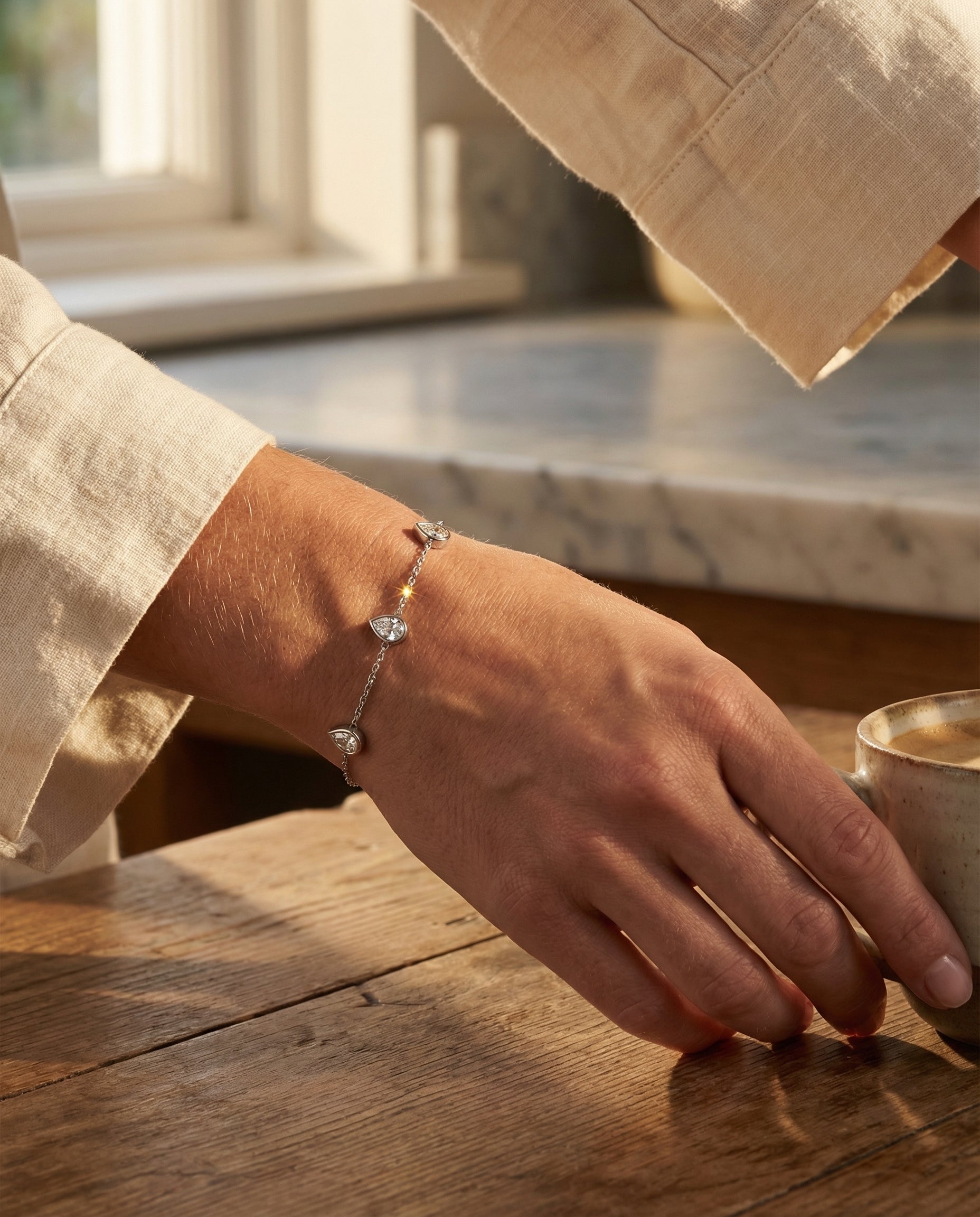 Ast Pear Bracelet - White Gold