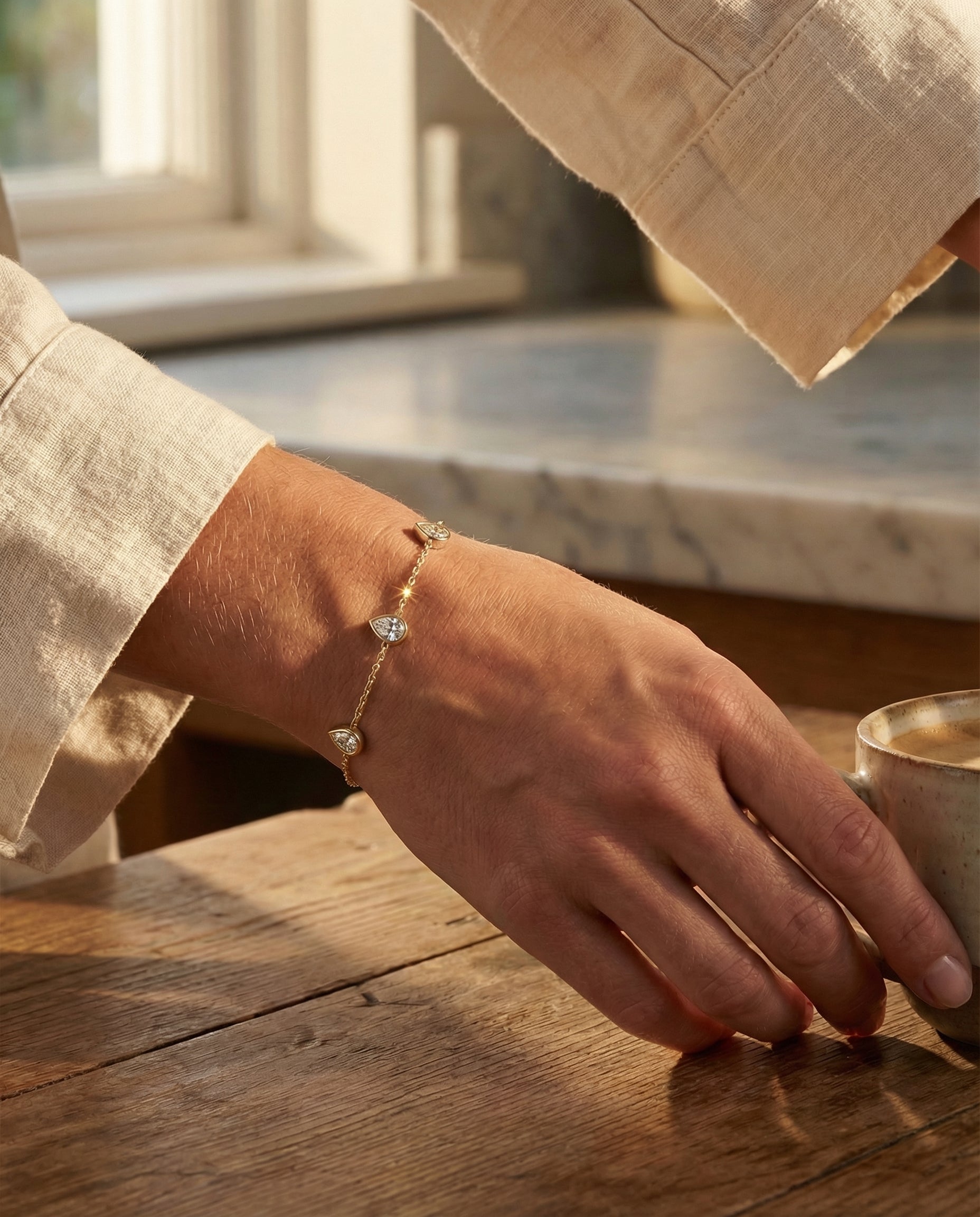Ast Pear Bracelet - Yellow Gold