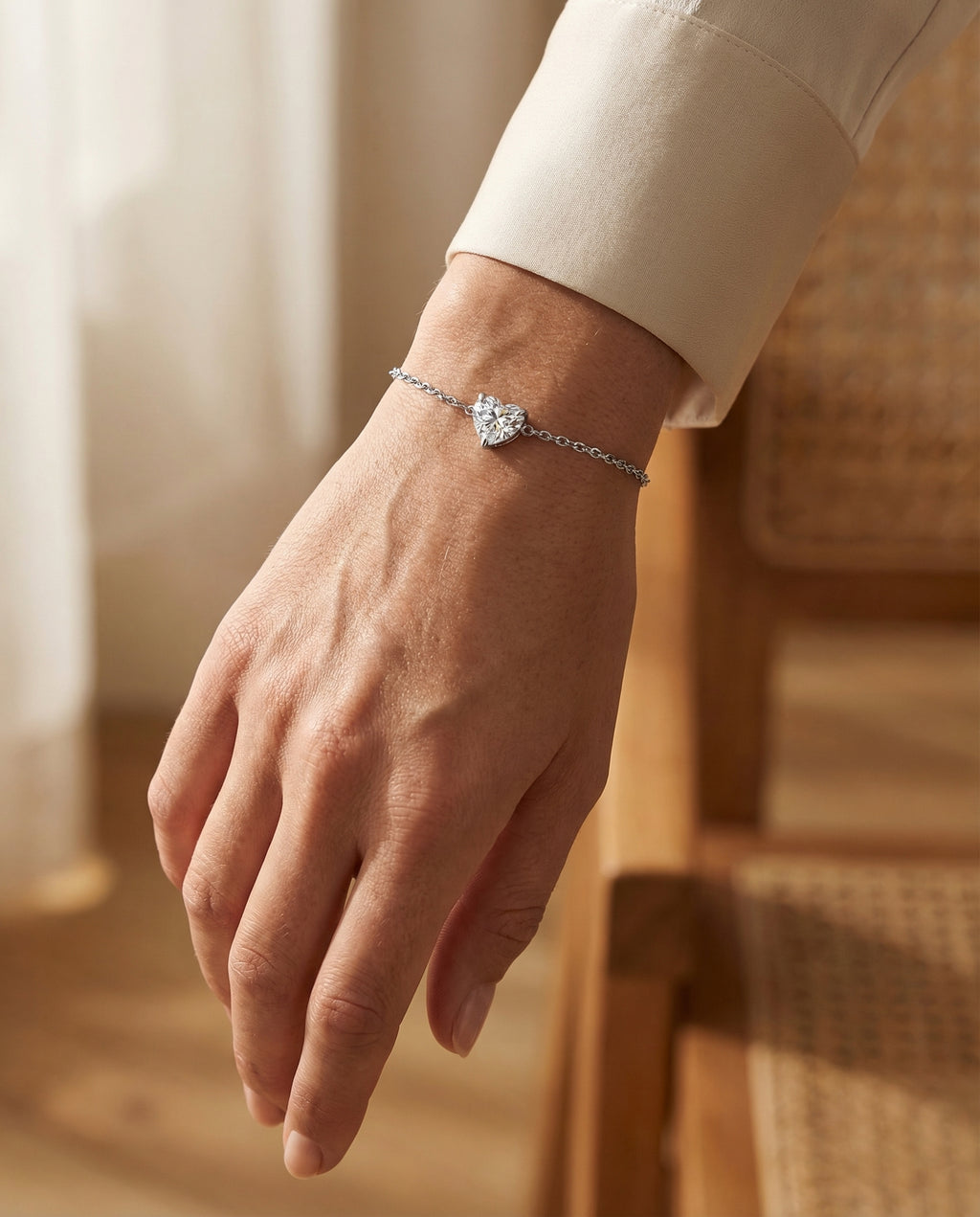 Ast Devotion Solitaire Bracelet - White Gold