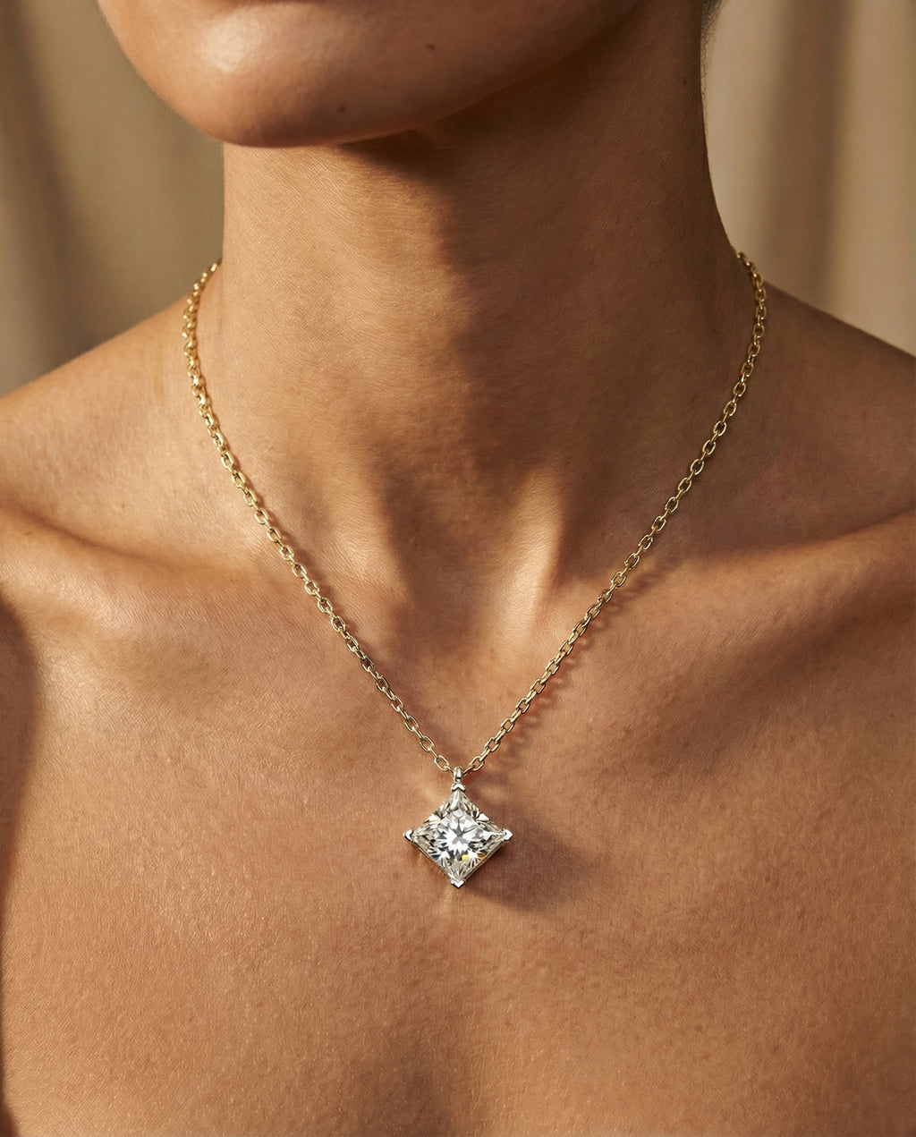 Nova Star Pendant - Yellow Gold